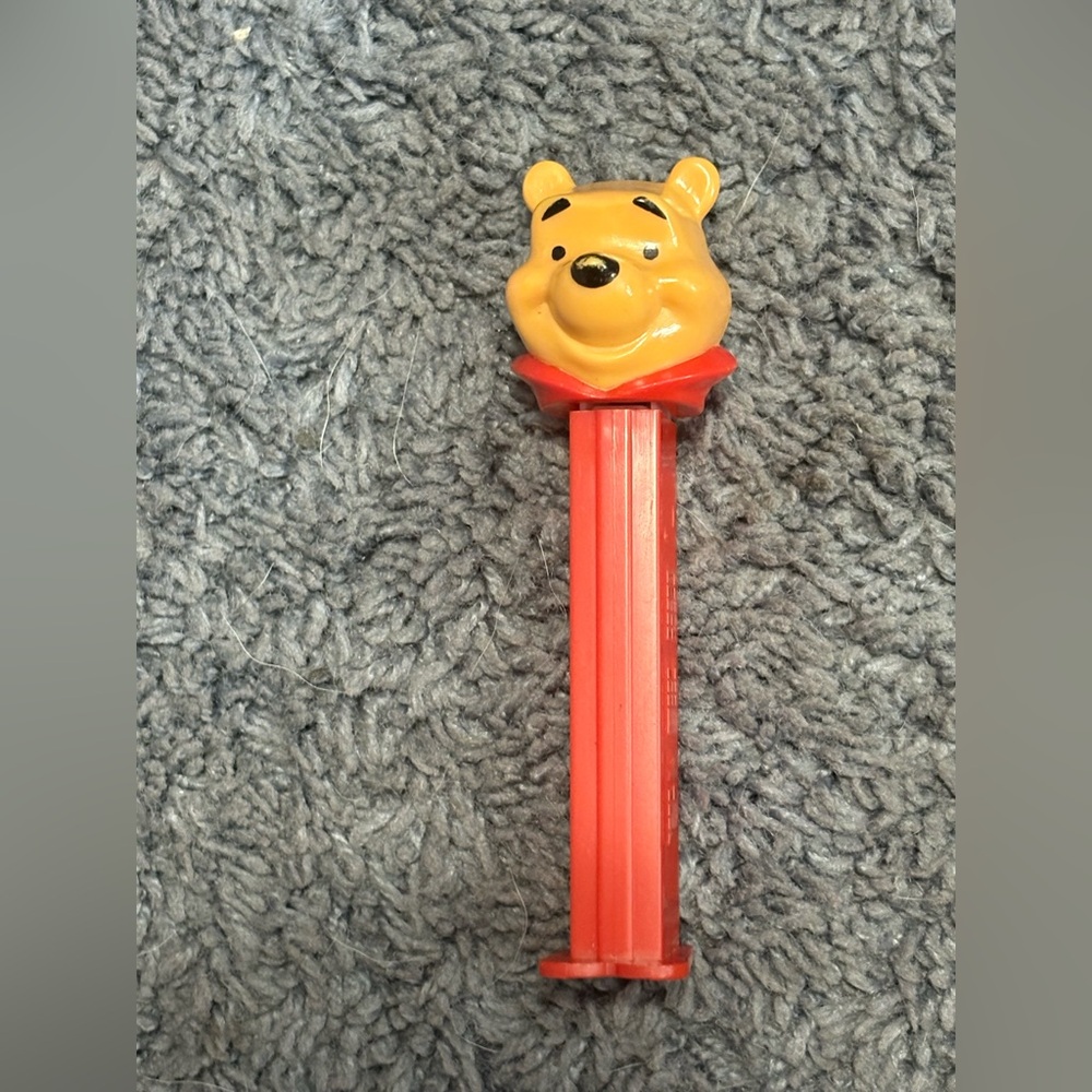 NWOT collectible Disney’s Winnie the Pooh headed PEZ dispenser